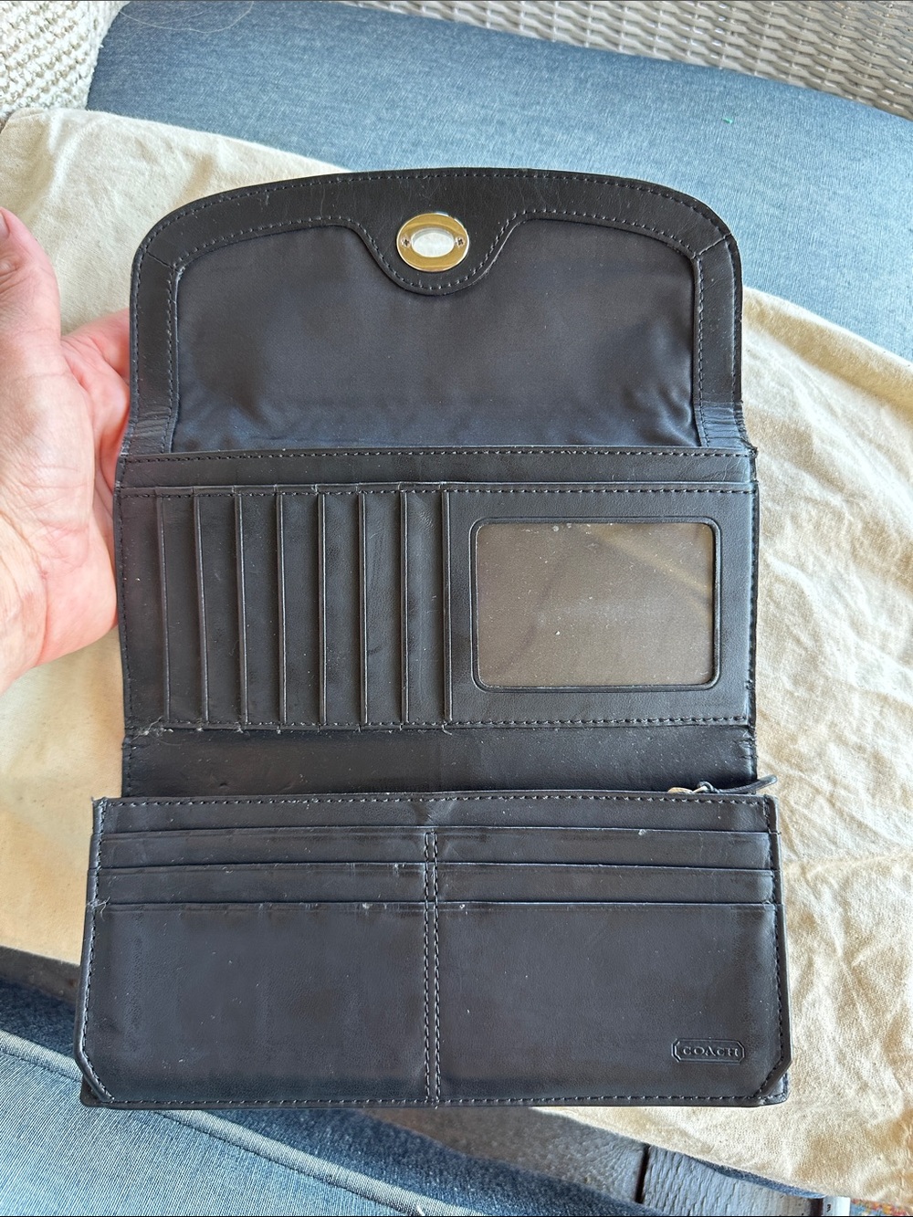 Coach Classic Park Leather Turn-Lock Wallet - Women. - Picture 3 of 4